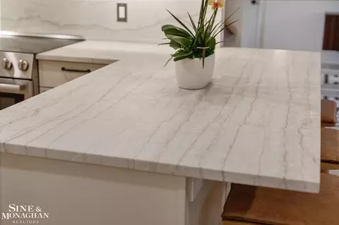 Kitchen - 319 Beaupre, Grosse Pointe Farms, MI 48236 photo 6 of 8