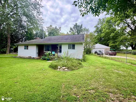 5262 E Coldwater, Flint, MI 48506