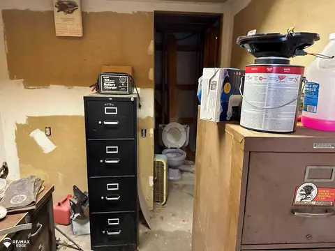 Bath - 5262 E Coldwater, Flint, MI 48506 photo 1 of 1