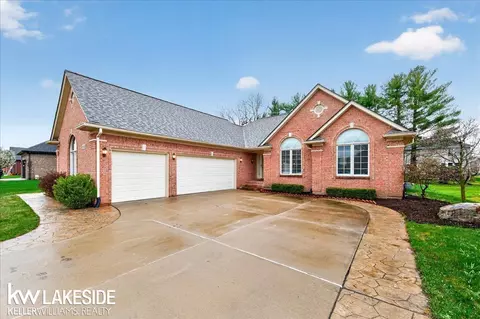 16152 Kingsway, Macomb, MI 48044