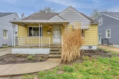 26308 Culver St, Saint Clair Shores, MI 48081