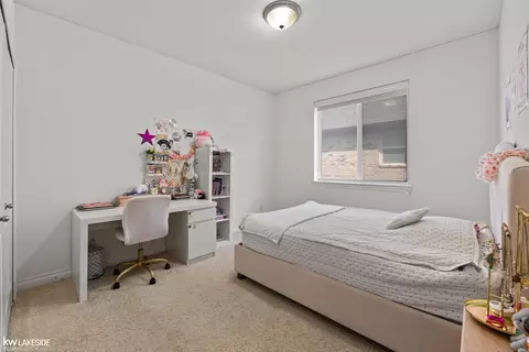 Bedroom - 49712 Split Rock, Macomb, MI 48044 photo 1 of 6