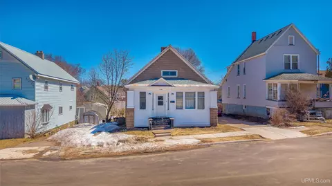Exterior - 806 N First, Ishpeming, MI 49849 photo 4 of 6