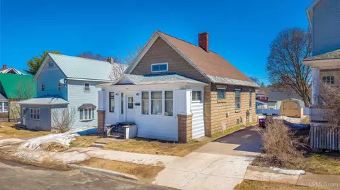 Exterior - 806 N First, Ishpeming, MI 49849 photo 3 of 6