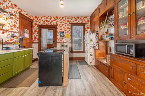 Kitchen - 806 N First, Ishpeming, MI 49849 photo 2 of 3