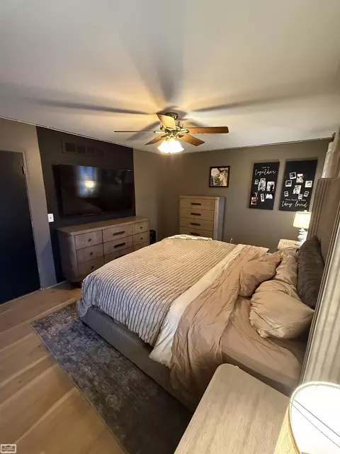Bedroom - 47642 Stephanie, Macomb, MI 48044 photo 1 of 4
