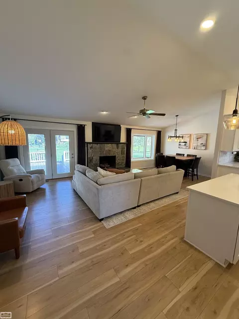 Living - 47642 Stephanie, Macomb, MI 48044 photo 1 of 4