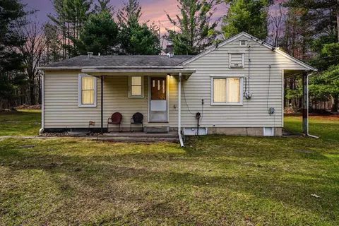 1695 Park, Alger, MI 48610