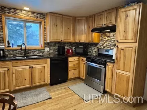 Kitchen - 113 Chestnut, Munising, MI 49862 photo 1 of 2