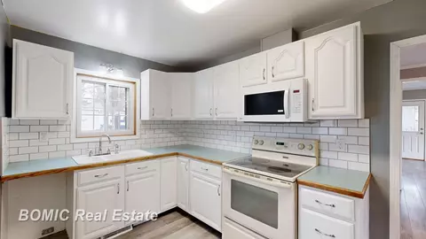 Kitchen - 537 Chestnut, Vassar, MI 48768 photo 1 of 2
