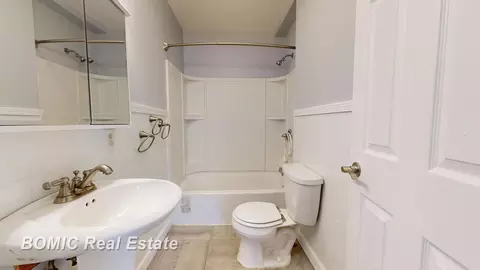 Bath - 537 Chestnut, Vassar, MI 48768 photo 2 of 3