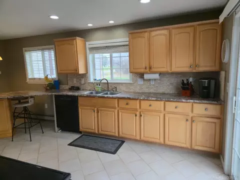 Kitchen - 76845 North, Armada, MI 48005 photo 3 of 5