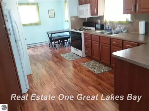 Kitchen - 948 Richland, Lupton, MI 48635 photo 1 of 2