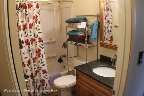 Bath - 948 Richland, Lupton, MI 48635 photo 1 of 1