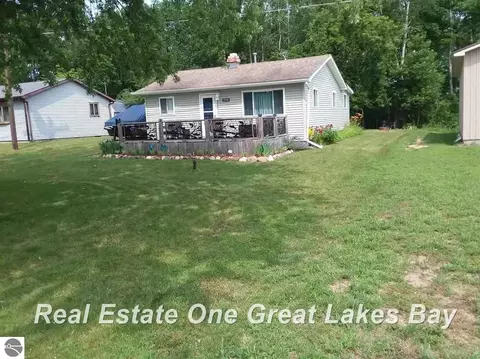 948 Richland, Lupton, MI 48635
