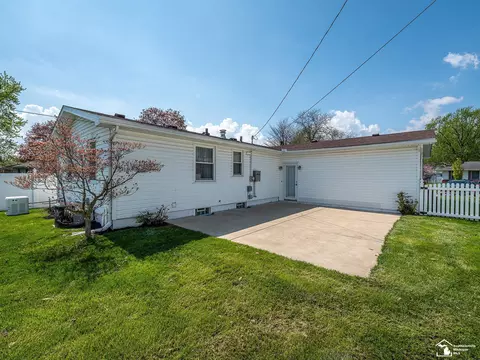 Exterior - 238 Cranbrook, Monroe, MI 48162 photo 7 of 9