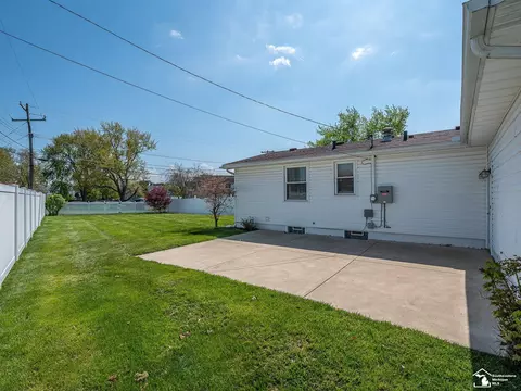 Exterior - 238 Cranbrook, Monroe, MI 48162 photo 5 of 9