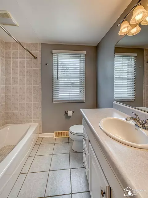 Bath - 238 Cranbrook, Monroe, MI 48162 photo 2 of 3