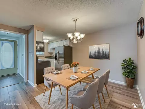 Dining - 238 Cranbrook, Monroe, MI 48162 photo 3 of 3