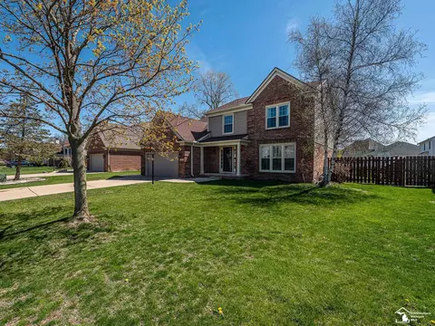 849 Regents, Monroe, MI 48161