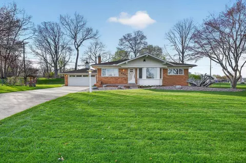 4001 Huhn, Shelby Township, MI 48316