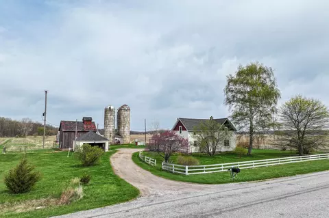 14274 W Gary, Chesaning, MI 48616