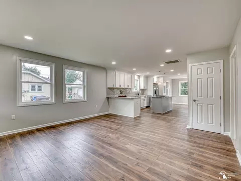 Living - 3019 8th, Monroe, MI 48162 photo 1 of 4