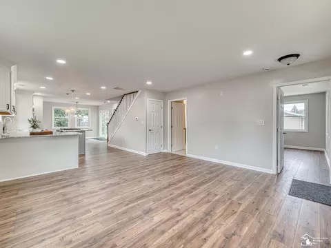 Living - 3019 8th, Monroe, MI 48162 photo 2 of 4