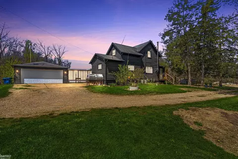 10238 Foley, Fenton, MI 48430