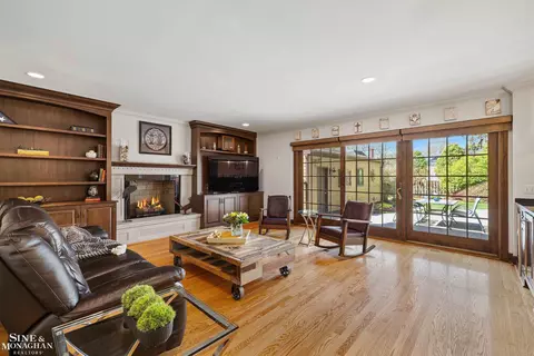 Living - 847 Whittier, Grosse Pointe Park, MI 48230 photo 5 of 6