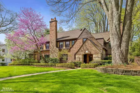 Exterior - 847 Whittier, Grosse Pointe Park, MI 48230 photo 2 of 30