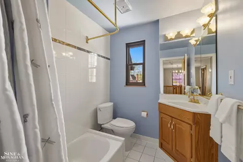 Bath - 847 Whittier, Grosse Pointe Park, MI 48230 photo 7 of 7