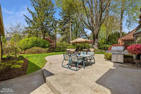 Exterior - 847 Whittier, Grosse Pointe Park, MI 48230 photo 16 of 30