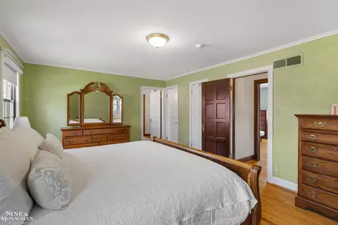 Bedroom - 847 Whittier, Grosse Pointe Park, MI 48230 photo 7 of 9