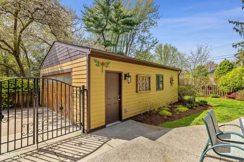 Exterior - 847 Whittier, Grosse Pointe Park, MI 48230 photo 19 of 30