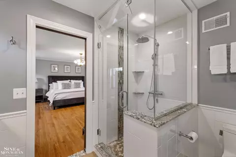 Bath - 847 Whittier, Grosse Pointe Park, MI 48230 photo 5 of 7