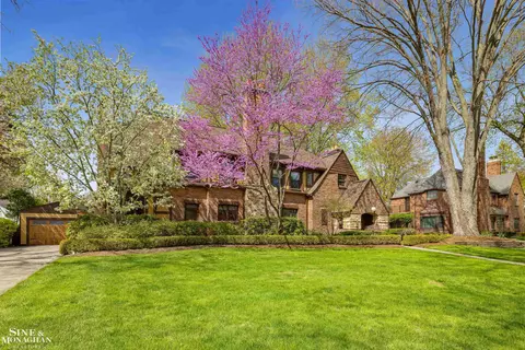 Exterior - 847 Whittier, Grosse Pointe Park, MI 48230 photo 4 of 30