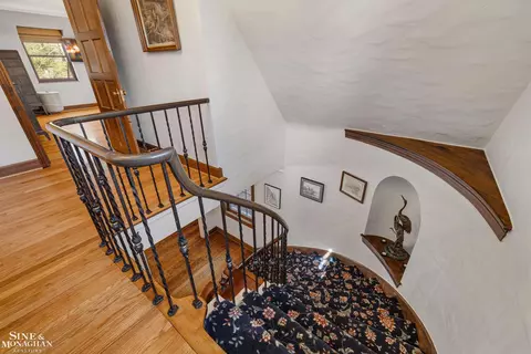 Entry Way - 847 Whittier, Grosse Pointe Park, MI 48230 photo 6 of 10