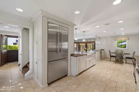 Kitchen - 847 Whittier, Grosse Pointe Park, MI 48230 photo 6 of 9