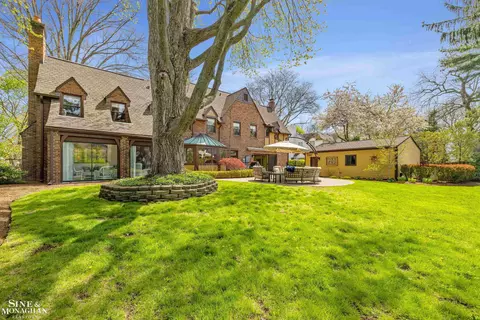 Exterior - 847 Whittier, Grosse Pointe Park, MI 48230 photo 21 of 30