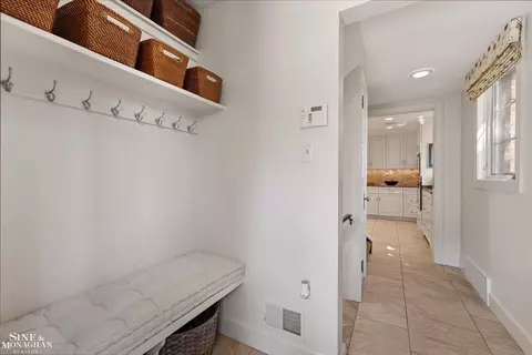 Entry Way - 847 Whittier, Grosse Pointe Park, MI 48230 photo 5 of 10