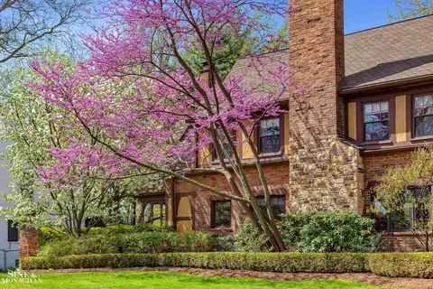 Exterior - 847 Whittier, Grosse Pointe Park, MI 48230 photo 3 of 30