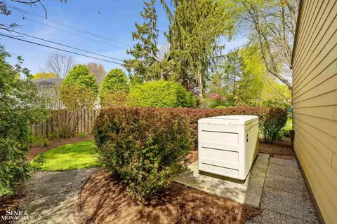 Exterior - 847 Whittier, Grosse Pointe Park, MI 48230 photo 25 of 30