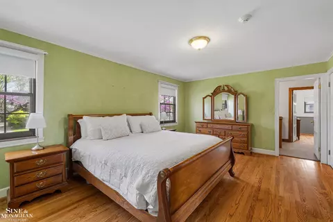 Bedroom - 847 Whittier, Grosse Pointe Park, MI 48230 photo 6 of 9