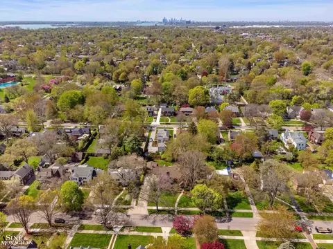 View/Area - 847 Whittier, Grosse Pointe Park, MI 48230 photo 7 of 8