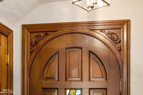 Entry Way - 847 Whittier, Grosse Pointe Park, MI 48230 photo 2 of 10
