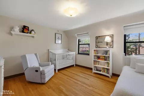 Bedroom - 847 Whittier, Grosse Pointe Park, MI 48230 photo 2 of 9