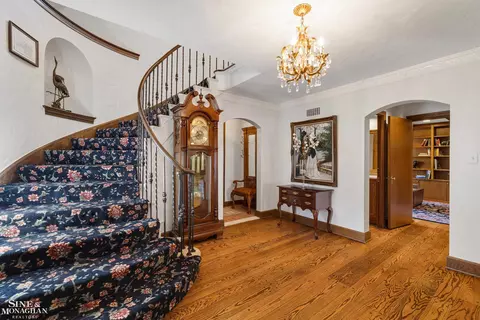Entry Way - 847 Whittier, Grosse Pointe Park, MI 48230 photo 1 of 10