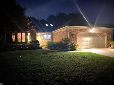 43243 Riverway, Clinton Township, MI 48038