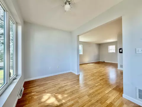 Living - 914 N Elevation, Hancock, MI 49930 photo 9 of 10